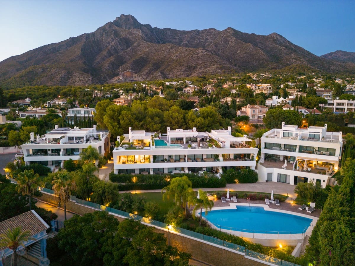 4 makuuhuone Kattohuoneisto vuokrattavana paikassa Marbella mukana uima-altaan 
autotalli - 12 000 € (Ref: 8324166)