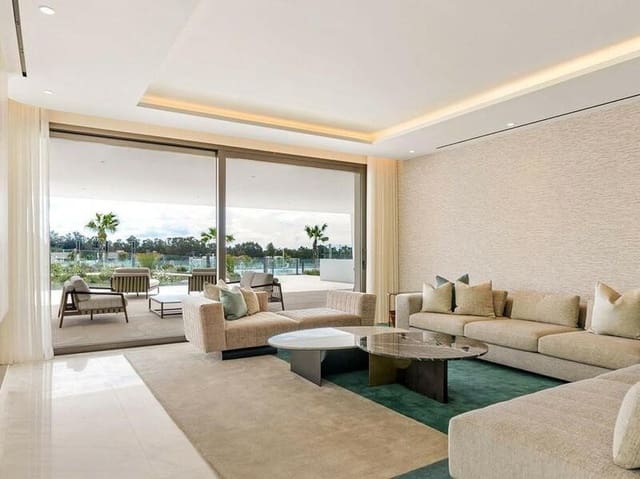 4 bedroom Apartment for rent in Lomas De Marbella, Marbella with pool garage - € 25,000 (Ref: 8331105)