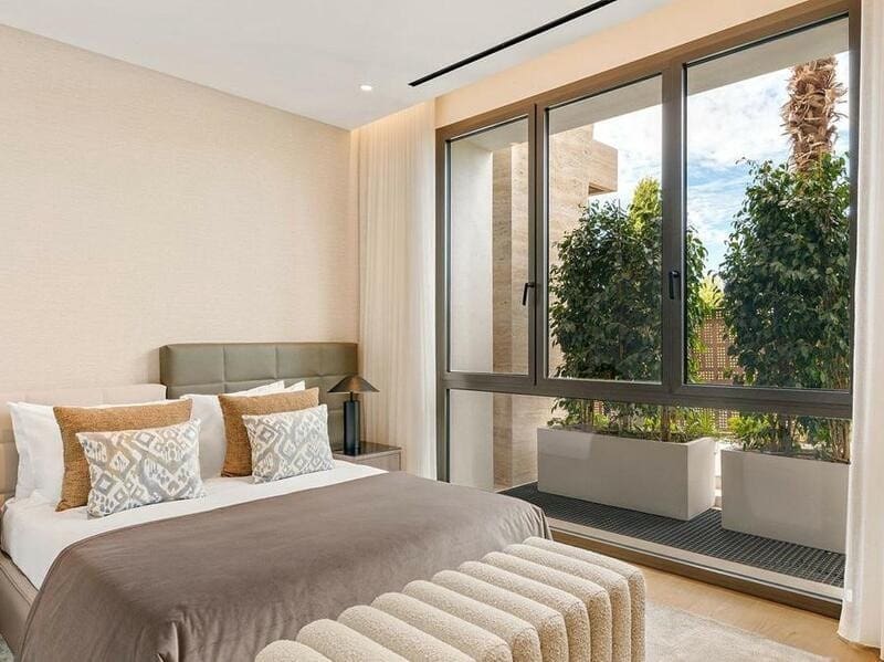 4 soveværelse Lejlighed til leje i Marbella med swimmingpool garage - € 25.000 (Ref: 8331105)