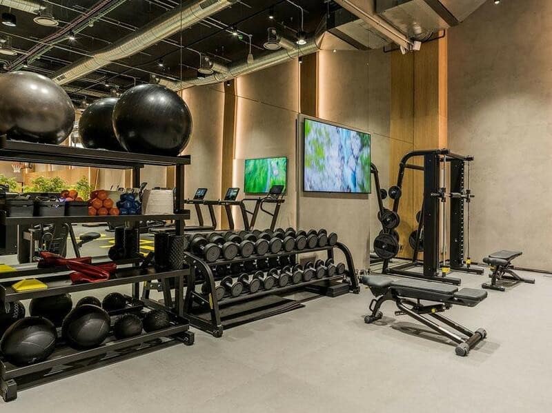 4 soveværelse Lejlighed til leje i Marbella med swimmingpool garage - € 25.000 (Ref: 8331105)