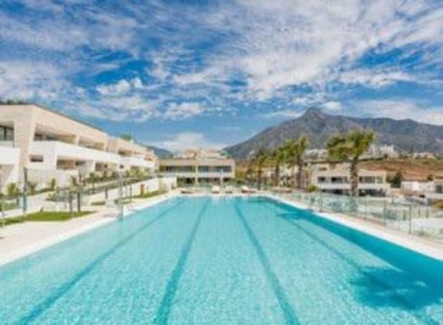 4 quarto Apartamento para arrendar em Lomas De Marbella, Marbella com piscina garagem - 25 000 € (Ref: 8331105)
