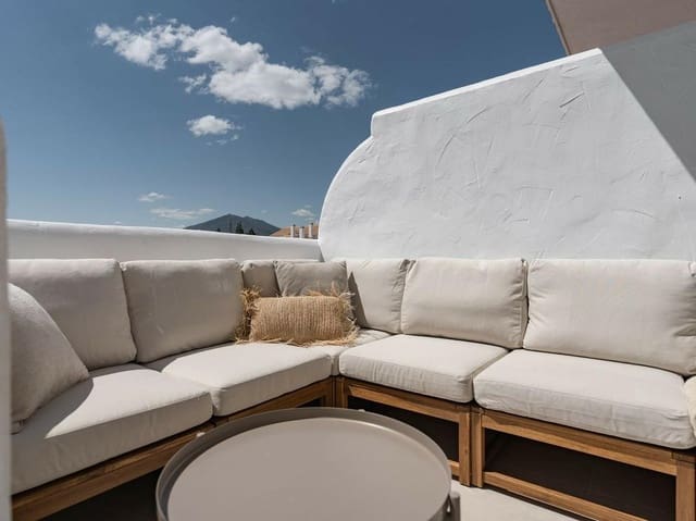 3 soverom Penthouse til salgs i Nueva Andalucía Centro, Marbella med svømmebasseng garasje - € 830 000 (Ref: 8337460)