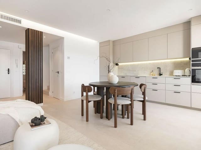 3 soverom Penthouse til salgs i Nueva Andalucía Centro, Marbella med svømmebasseng garasje - € 830 000 (Ref: 8337460)