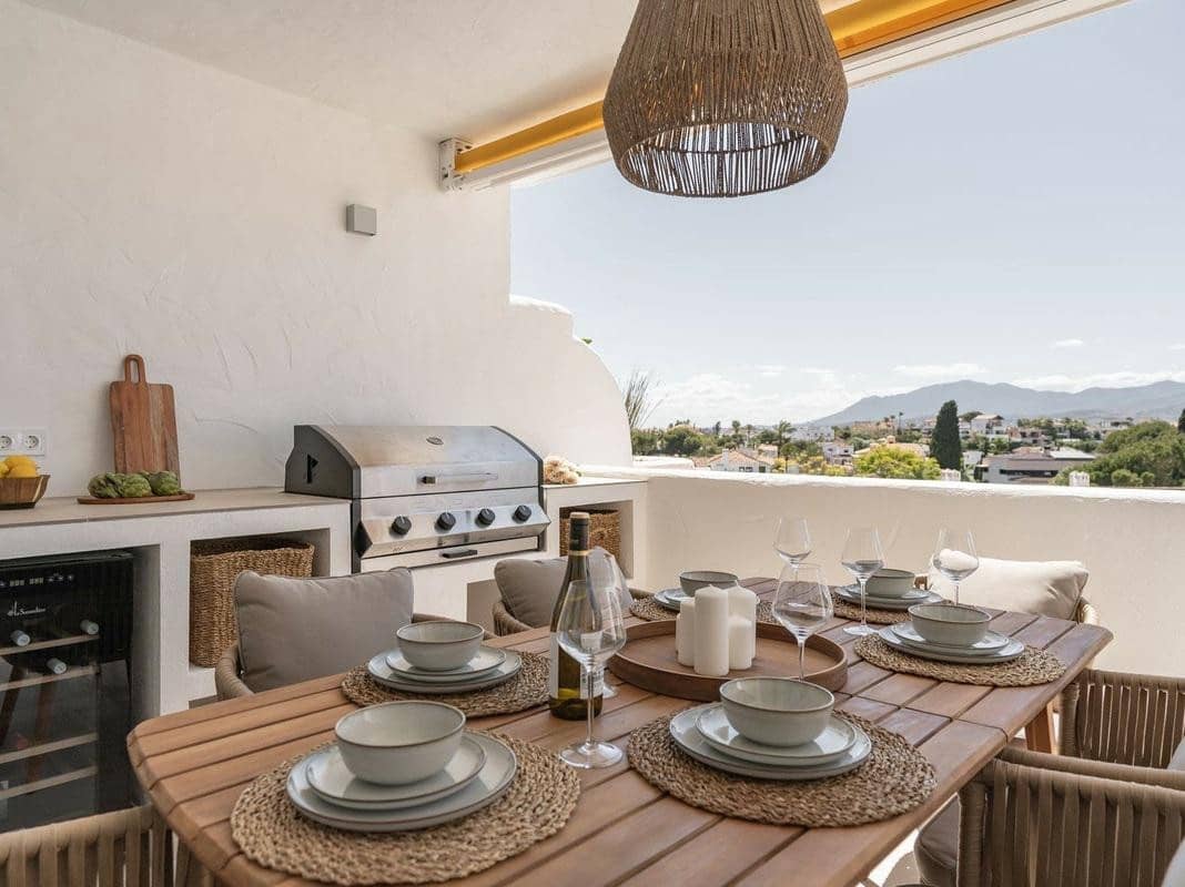 Ático de 3 habitaciones en Marbella en venta con piscina garaje - 830.000 € (Ref: 8337460)