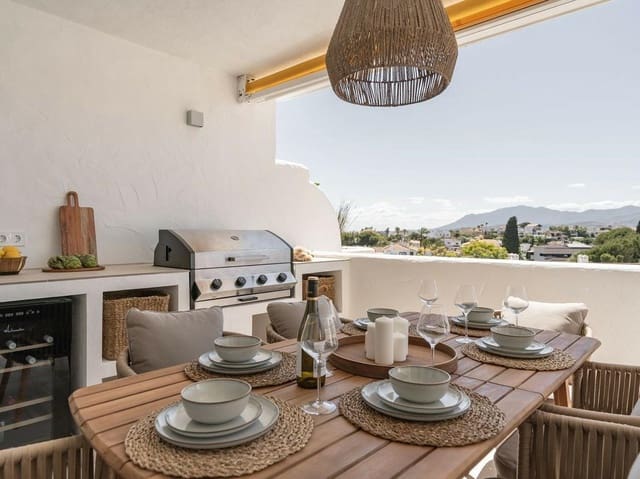 3 soverom Penthouse til salgs i Nueva Andalucía Centro, Marbella med svømmebasseng garasje - € 830 000 (Ref: 8337460)