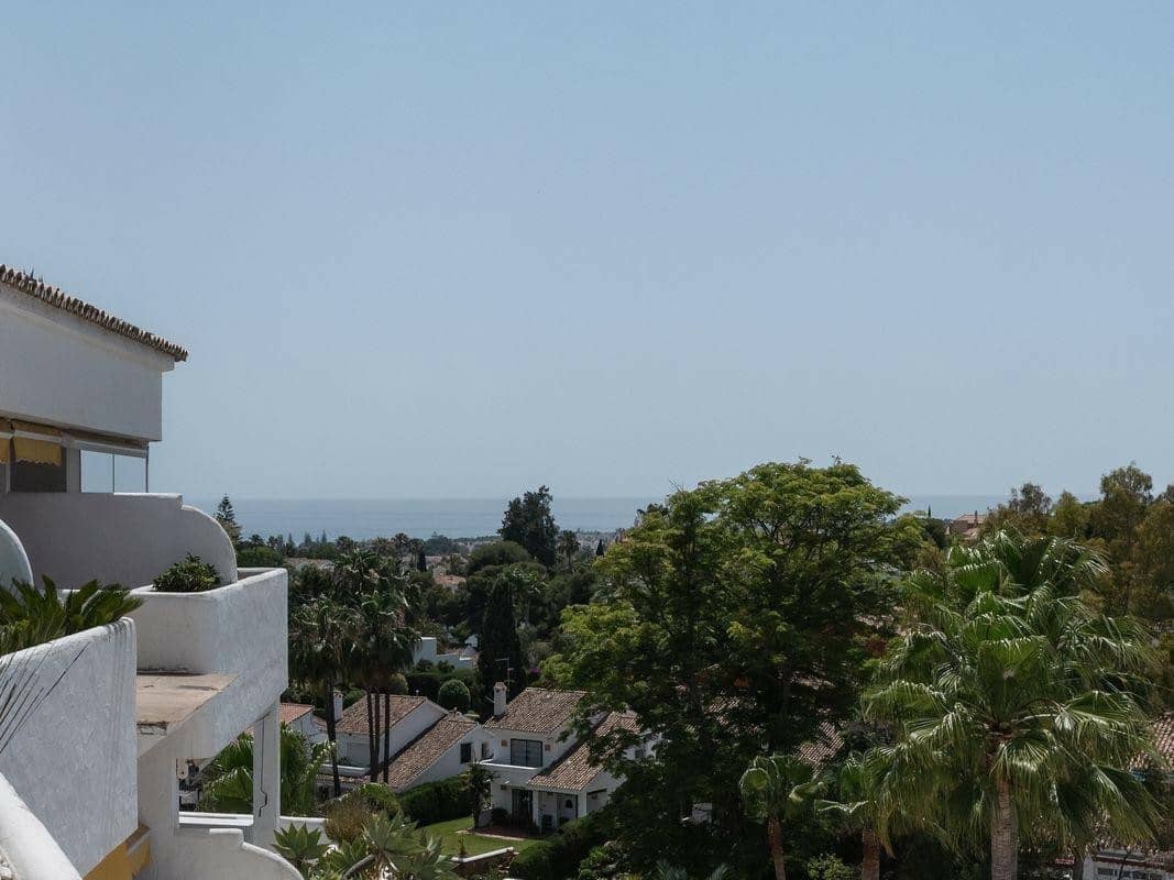 Ático de 3 habitaciones en Marbella en venta con piscina garaje - 830.000 € (Ref: 8337460)