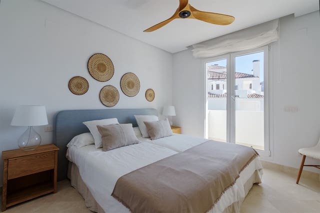 Apartamento de 3 habitaciones en Los Naranjos, Marbella en venta con piscina garaje - 722.500 € (Ref: 8342593)