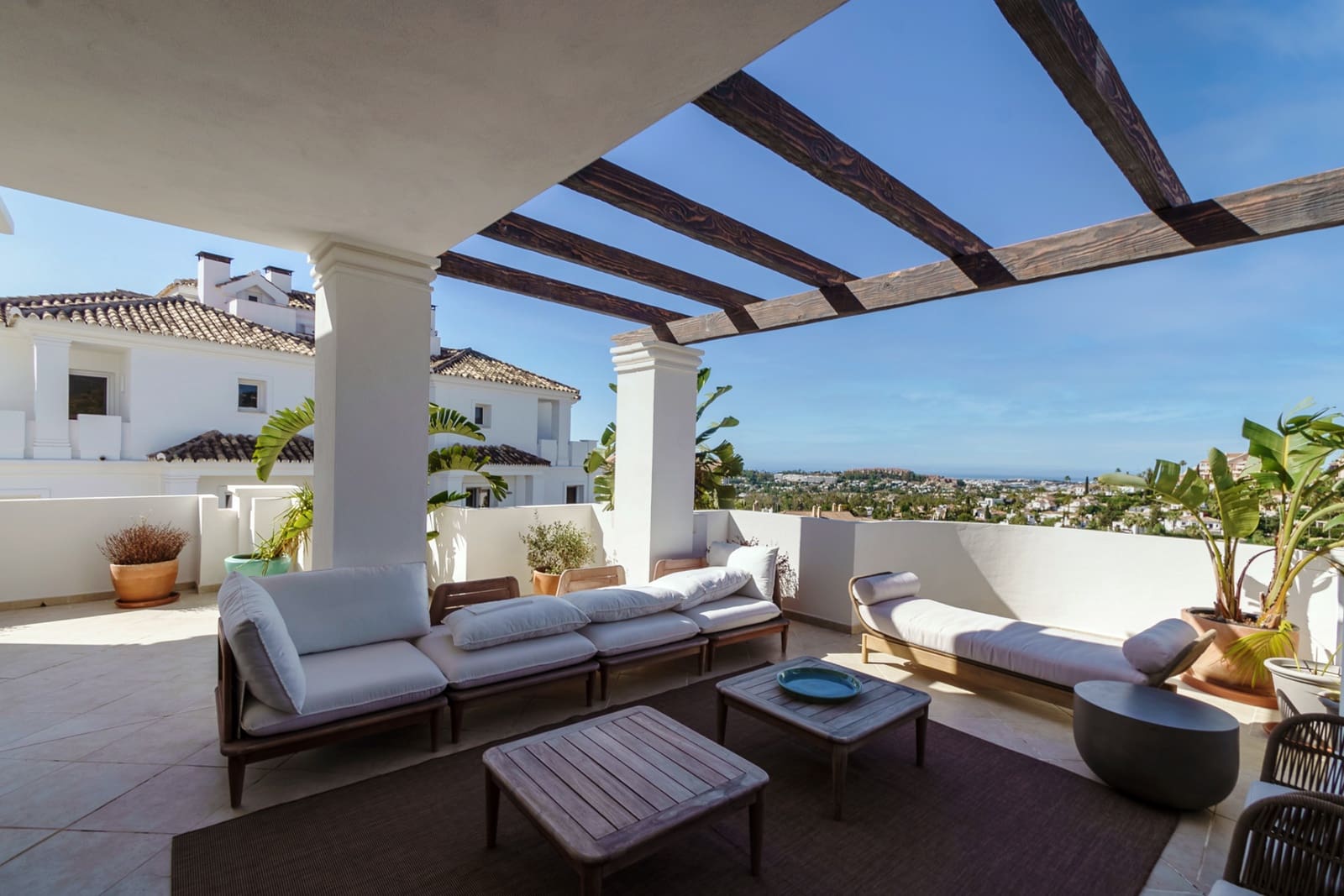 Apartamento de 3 habitaciones en Marbella en venta con piscina garaje - 722.500 € (Ref: 8342593)