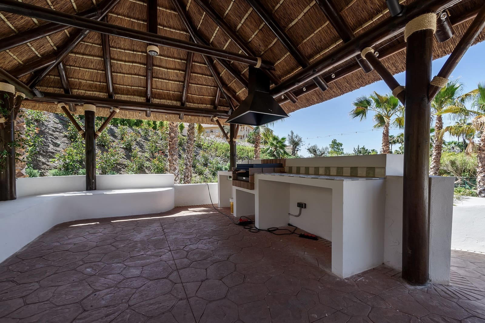 Apartamento de 3 habitaciones en Marbella en venta con piscina garaje - 722.500 € (Ref: 8342593)