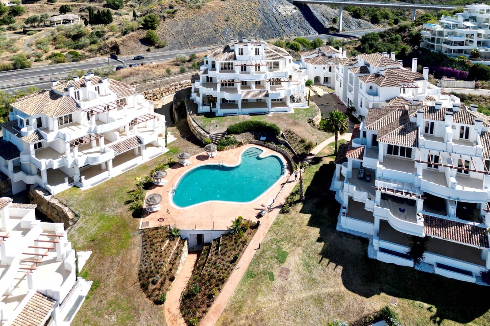 Apartamento de 3 habitaciones en Marbella en venta con piscina garaje - 722.500 € (Ref: 8342593)