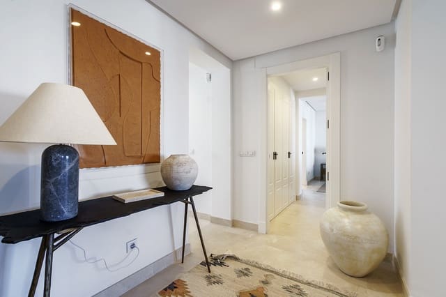 3 sypialnia Apartament na sprzedaż w Los Naranjos, Marbella z basenem garażem - 720 000 € (Ref: 8342593)