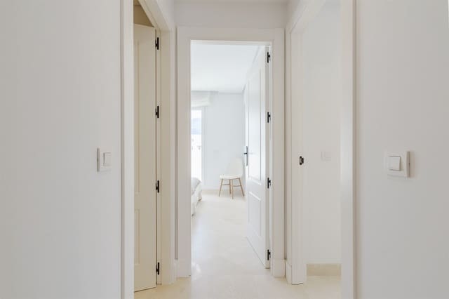 3 sypialnia Apartament na sprzedaż w Los Naranjos, Marbella z basenem garażem - 720 000 € (Ref: 8342593)