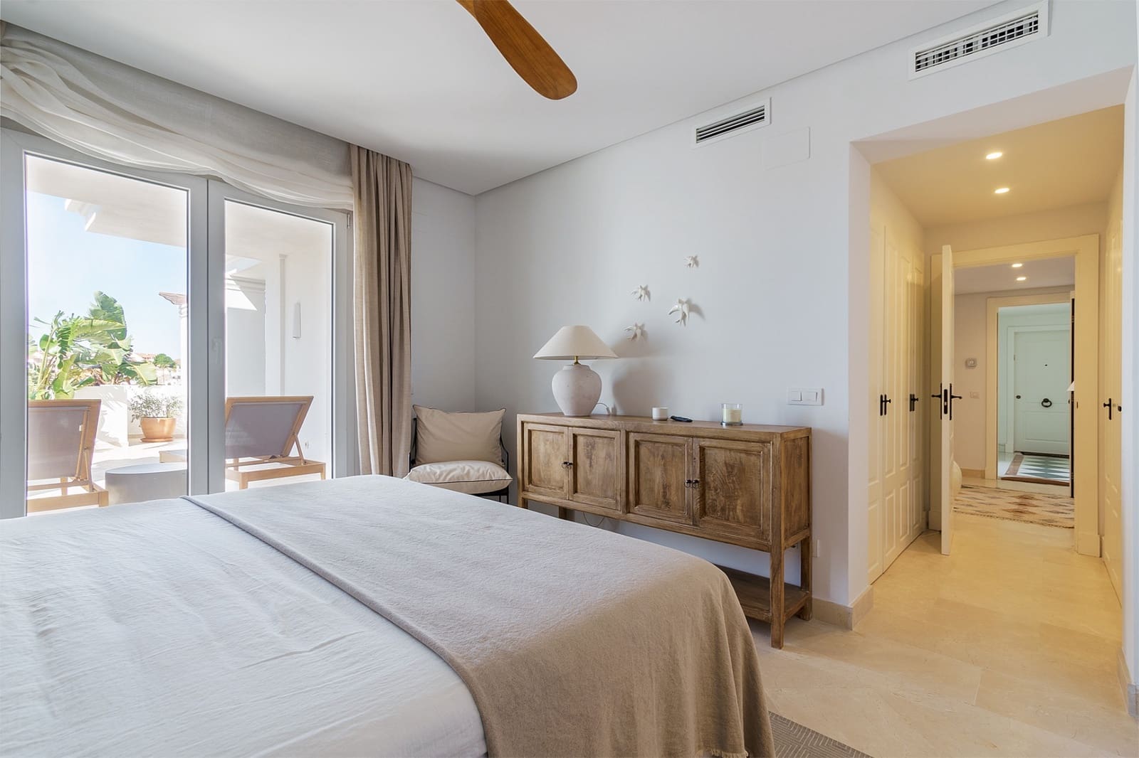 3 sypialnia Apartament na sprzedaż w Marbella z basenem garażem - 720 000 € (Ref: 8342593)