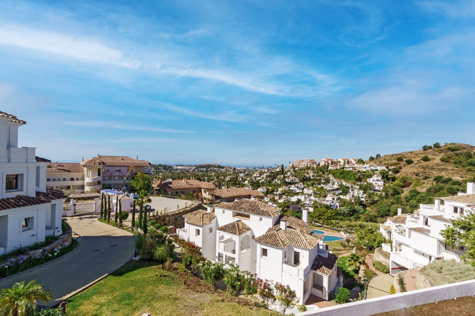 3 sypialnia Apartament na sprzedaż w Marbella z basenem garażem - 720 000 € (Ref: 8342593)