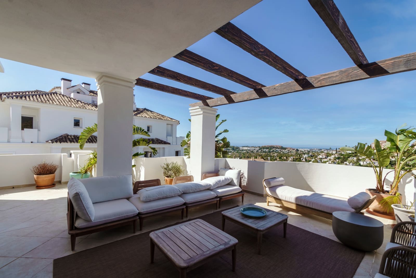 3 sypialnia Apartament na sprzedaż w Marbella z basenem garażem - 720 000 € (Ref: 8342593)