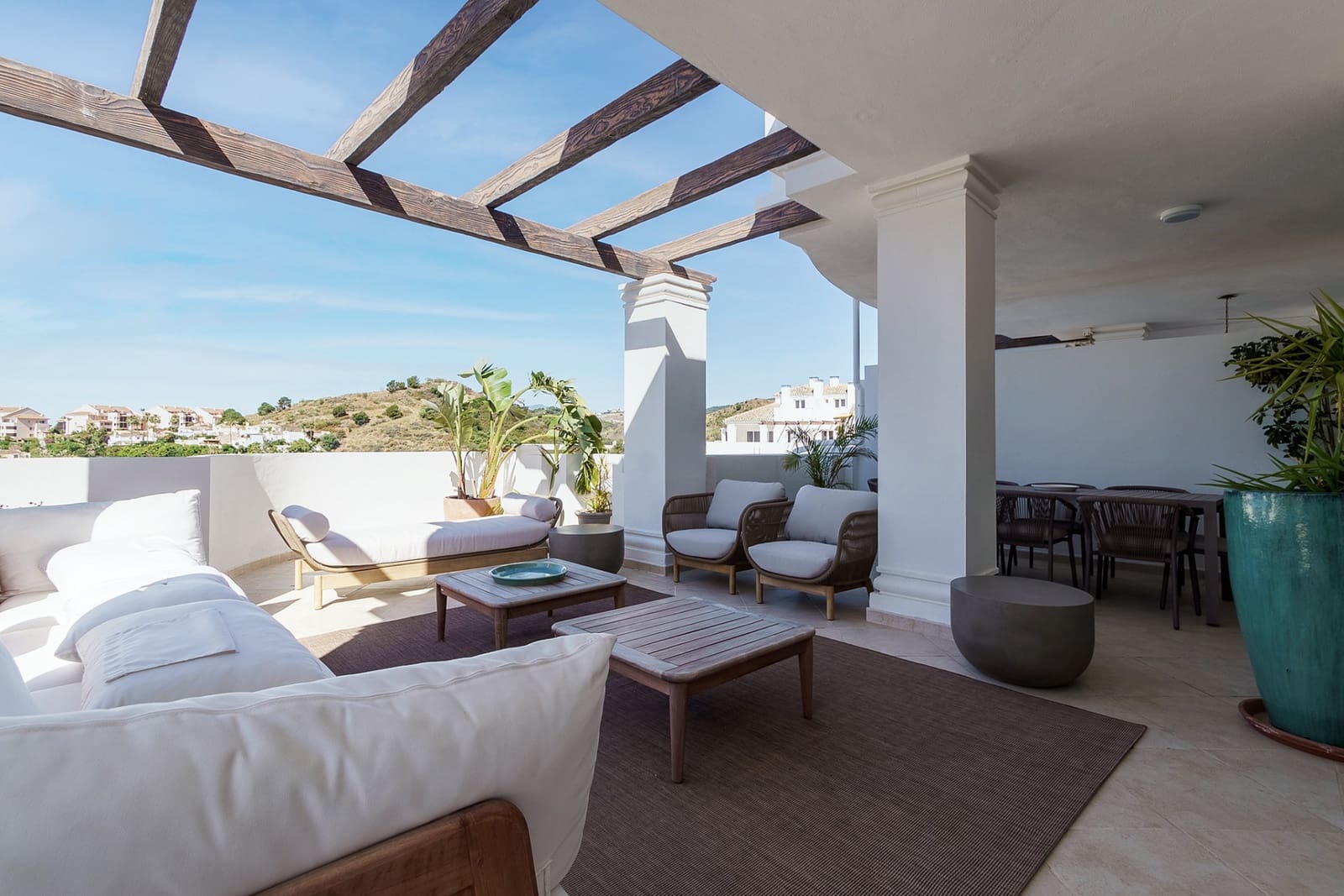 3 sypialnia Apartament na sprzedaż w Marbella z basenem garażem - 720 000 € (Ref: 8342593)