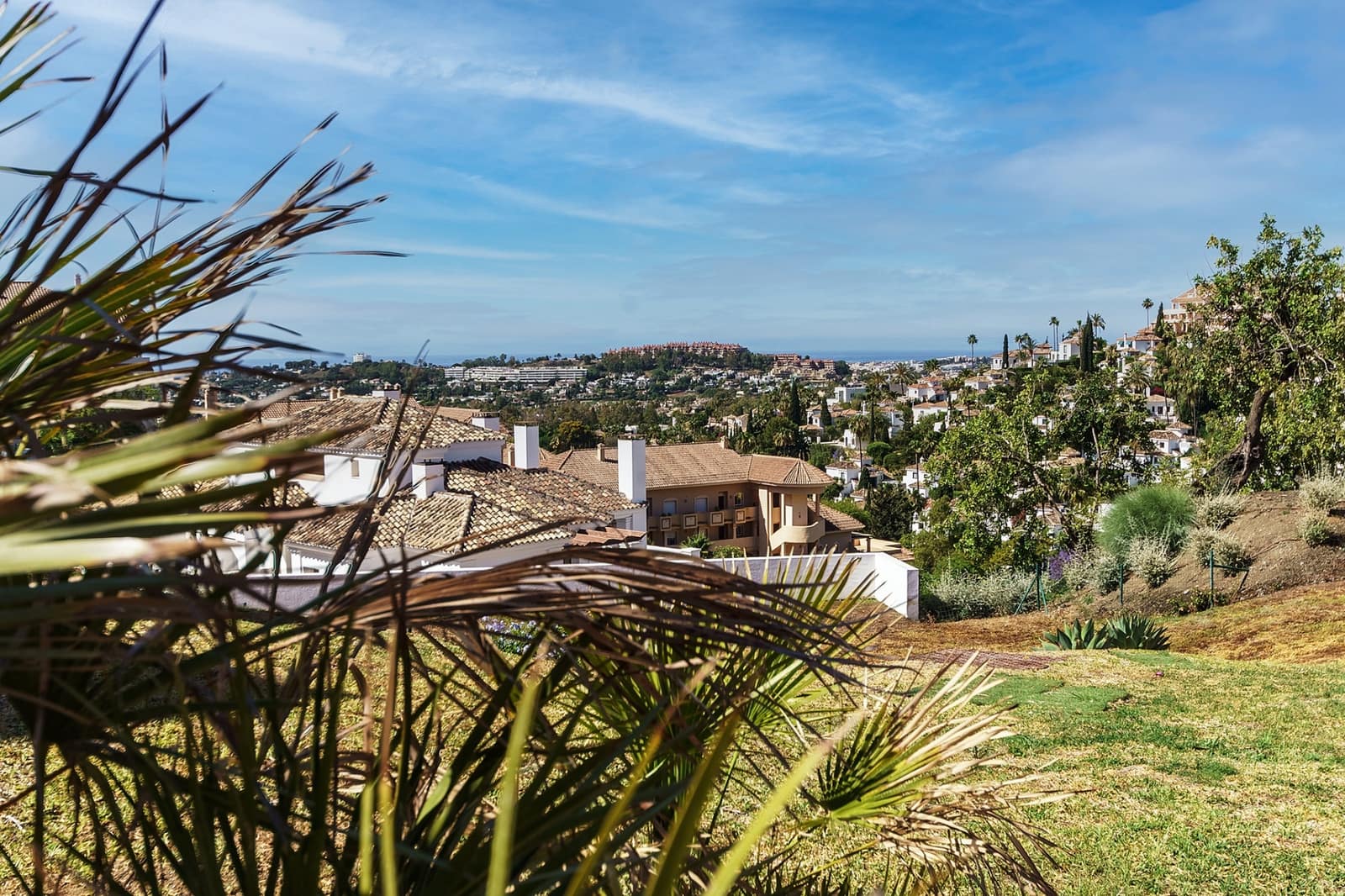 3 sypialnia Apartament na sprzedaż w Marbella z basenem garażem - 720 000 € (Ref: 8342593)