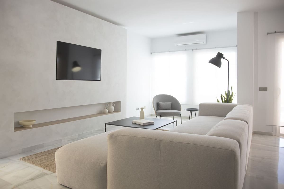 4 soveværelse Semi-Rækkehus til salg i Bel-Air med swimmingpool garage - € 720.000 (Ref: 8344492)