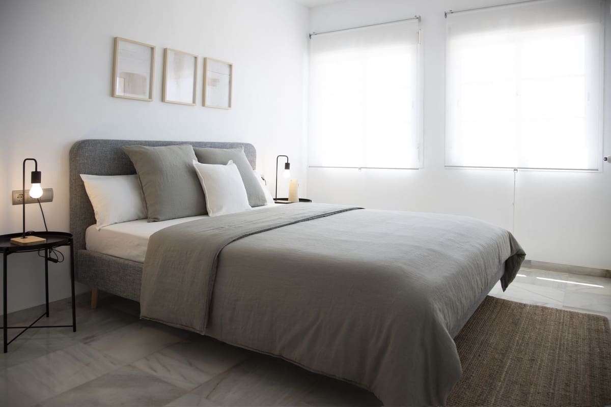 4 soveværelse Semi-Rækkehus til salg i Bel-Air med swimmingpool garage - € 720.000 (Ref: 8344492)