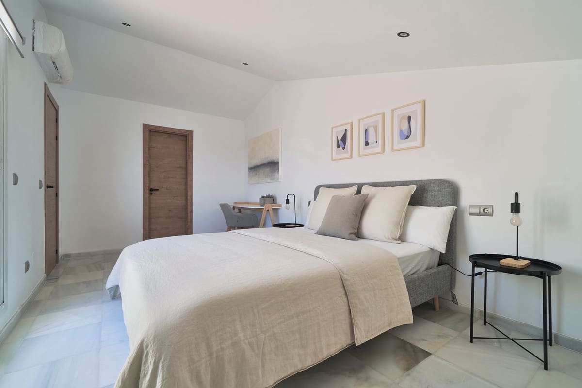 4 soveværelse Semi-Rækkehus til salg i Bel-Air med swimmingpool garage - € 720.000 (Ref: 8344492)