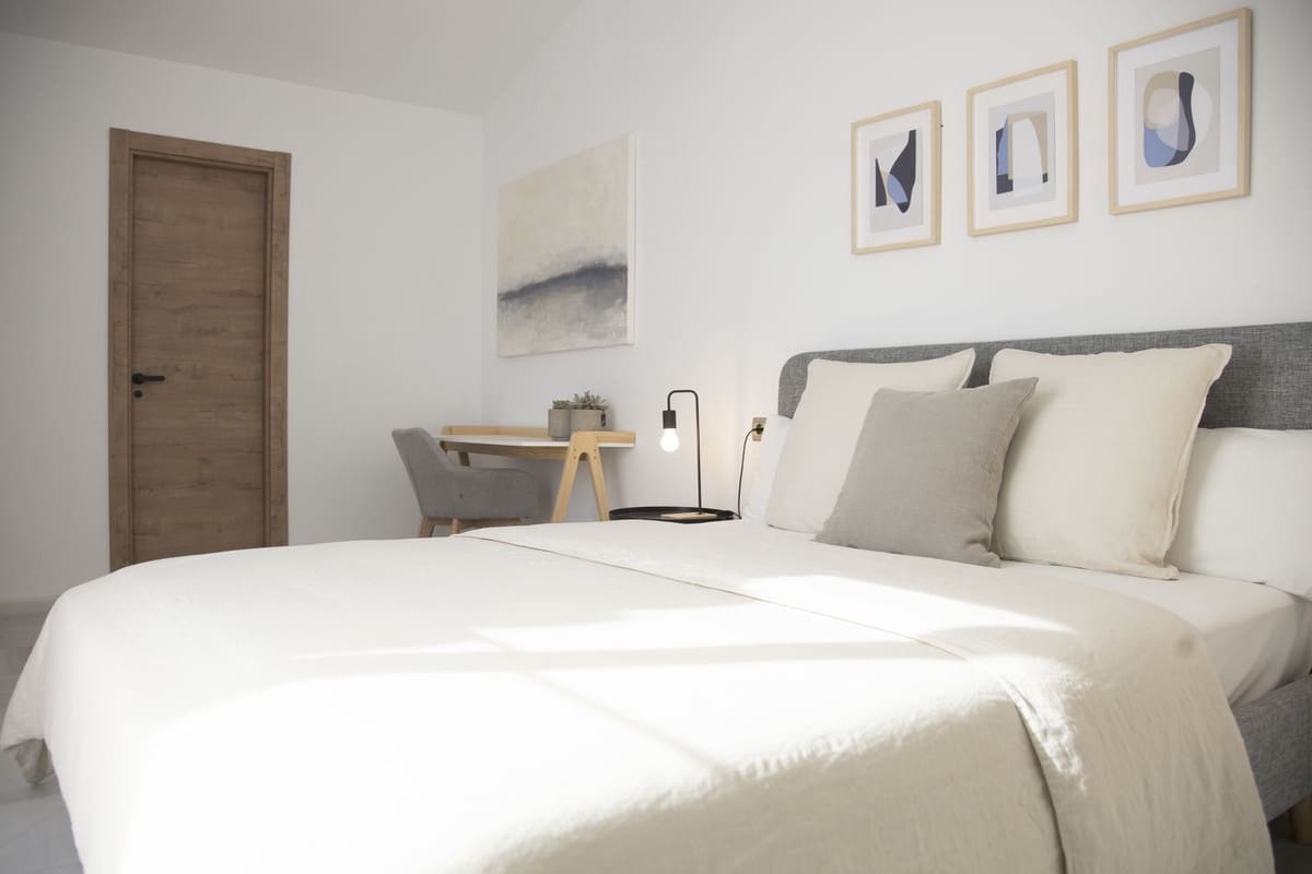 4 soveværelse Semi-Rækkehus til salg i Bel-Air med swimmingpool garage - € 720.000 (Ref: 8344492)