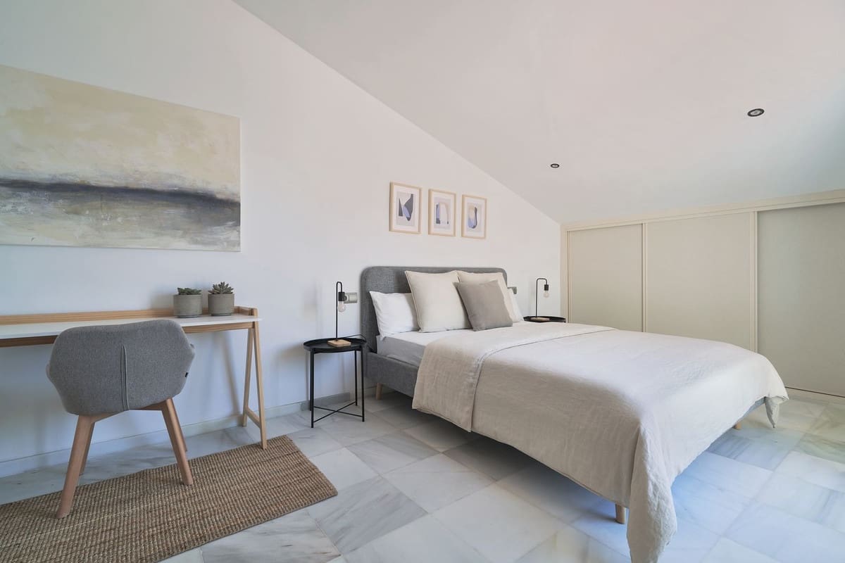 4 soveværelse Semi-Rækkehus til salg i Bel-Air med swimmingpool garage - € 720.000 (Ref: 8344492)