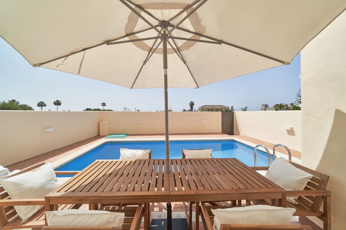 4 soveværelse Semi-Rækkehus til salg i Bel-Air med swimmingpool garage - € 720.000 (Ref: 8344492)