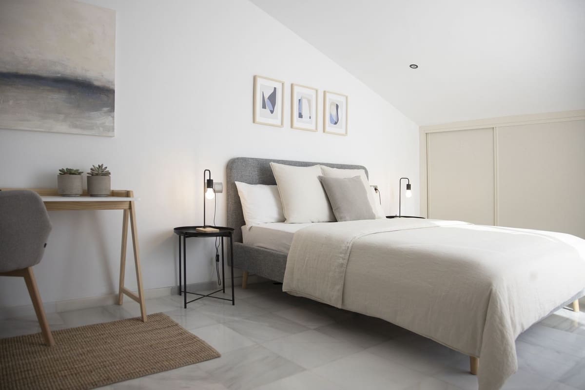 4 soveværelse Semi-Rækkehus til salg i Bel-Air med swimmingpool garage - € 720.000 (Ref: 8344492)