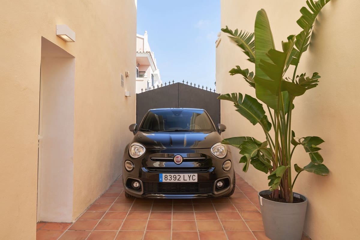 4 soveværelse Semi-Rækkehus til salg i Bel-Air med swimmingpool garage - € 720.000 (Ref: 8344492)