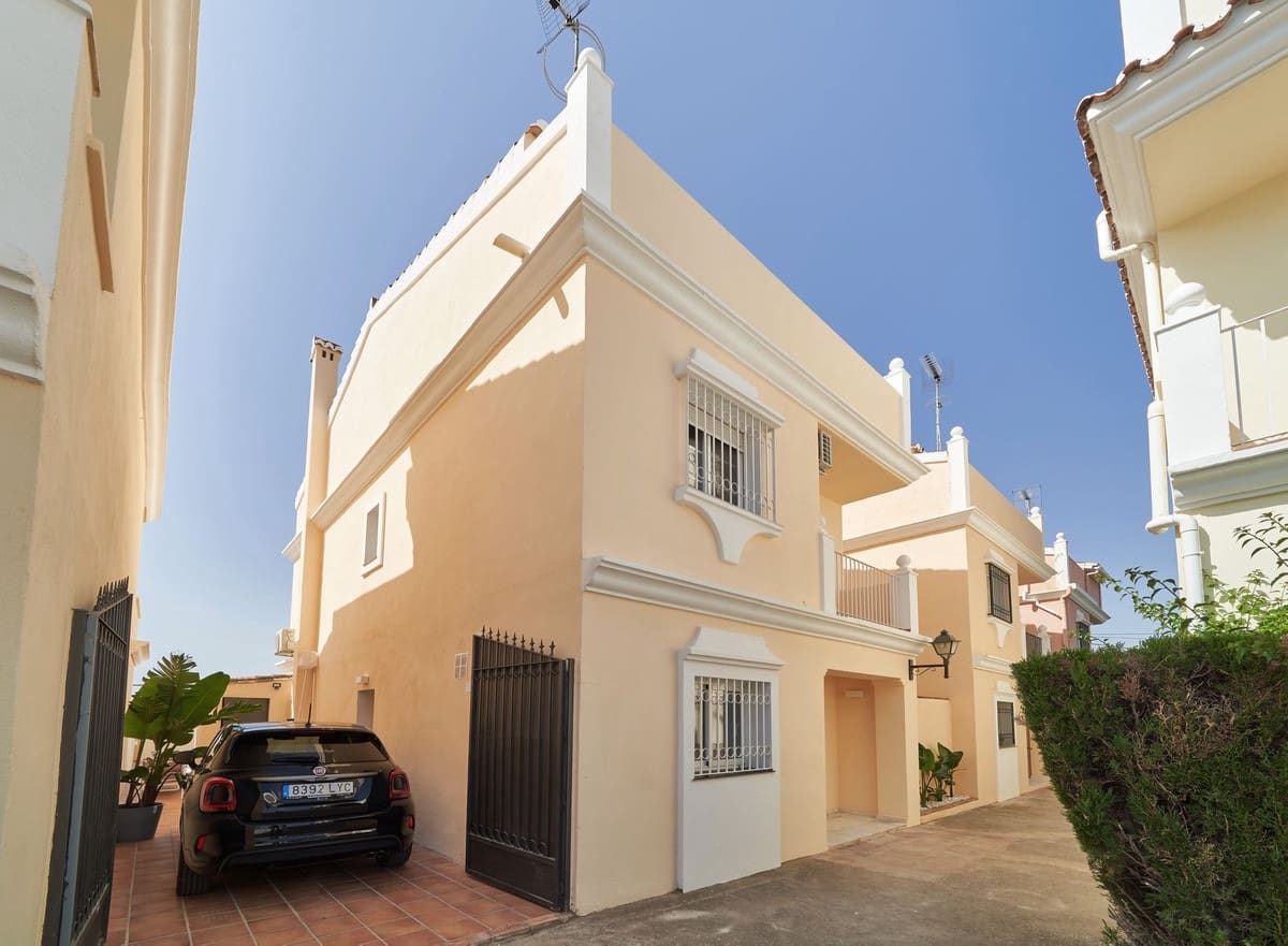 4 soveværelse Semi-Rækkehus til salg i Bel-Air med swimmingpool garage - € 720.000 (Ref: 8344492)