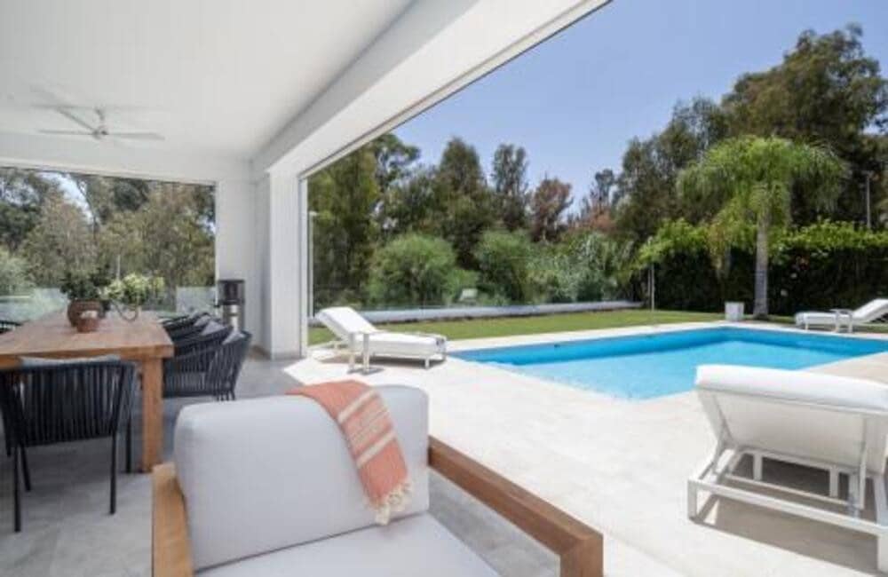 4 soveværelse Villa til salg i Guadalmina med swimmingpool garage - € 2.690.000 (Ref: 8344494)