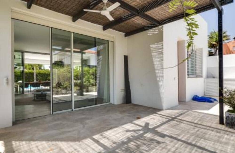 4 soveværelse Villa til salg i Guadalmina med swimmingpool garage - € 2.690.000 (Ref: 8344494)
