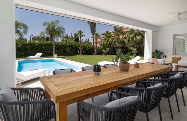 4 bedroom Villa for sale in Guadalmina Baja, Marbella with pool garage - € 2,690,000 (Ref: 8344494)