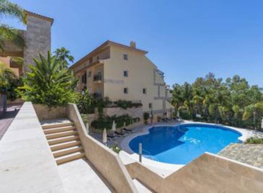 2 bedroom Apartment for rent in Marbella with pool garage - € 1,850 (Ref: 8347456)