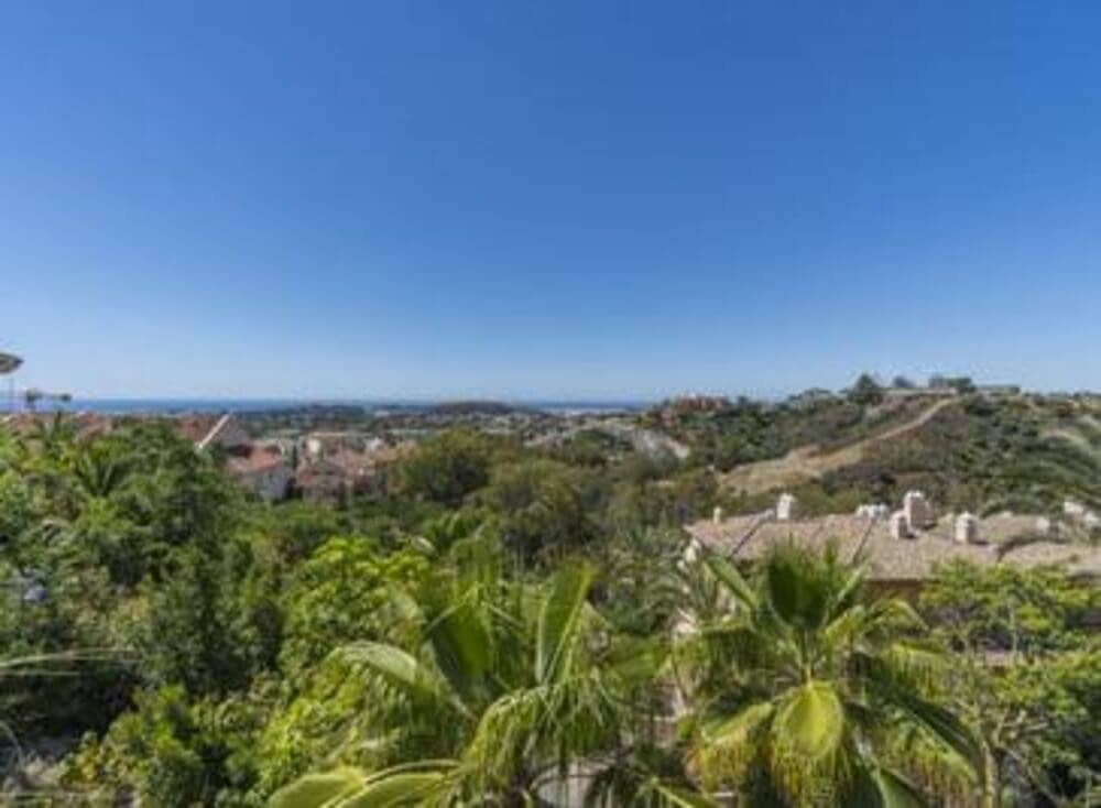 2 bedroom Apartment for rent in Marbella with pool garage - € 1,850 (Ref: 8347456)