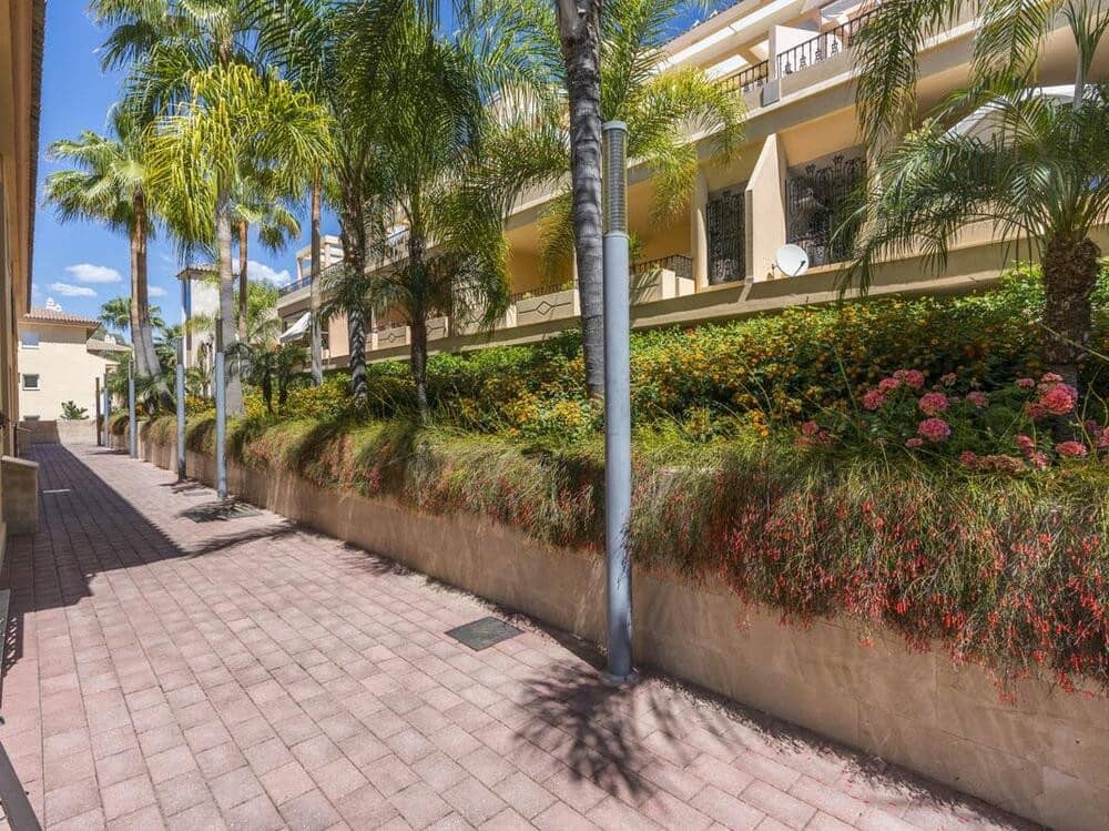 2 bedroom Apartment for rent in Marbella with pool garage - € 1,850 (Ref: 8347456)