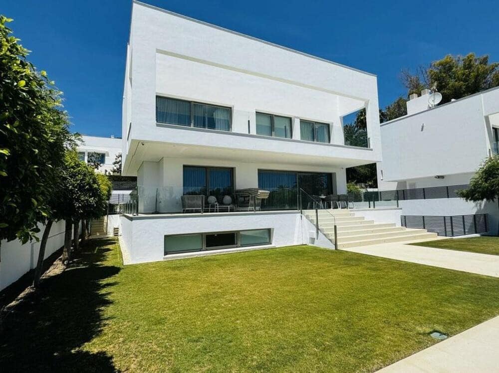 5 soveværelse Villa til salg i Guadalmina med swimmingpool garage - € 2.590.000 (Ref: 8359253)