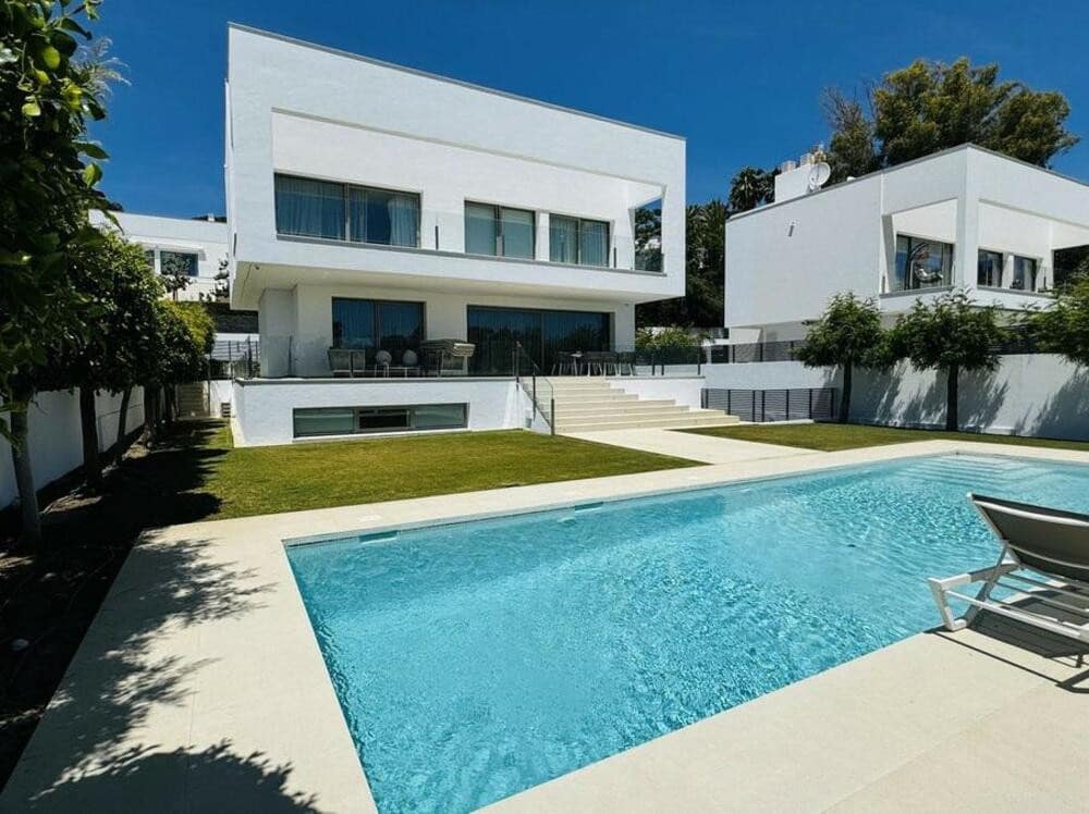 5 soveværelse Villa til salg i Guadalmina med swimmingpool garage - € 2.590.000 (Ref: 8359253)