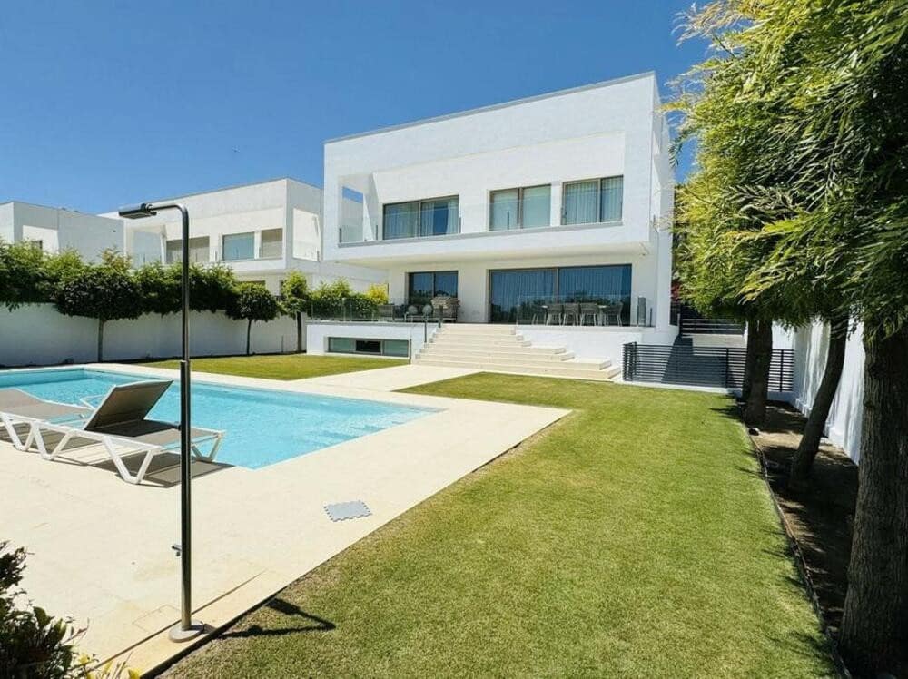 5 soveværelse Villa til leje i Guadalmina med swimmingpool garage - € 15.000 (Ref: 8359254)