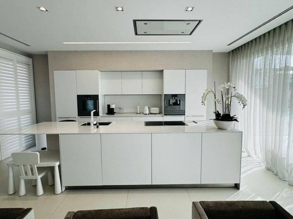 5 soveværelse Villa til leje i Guadalmina med swimmingpool garage - € 15.000 (Ref: 8359254)