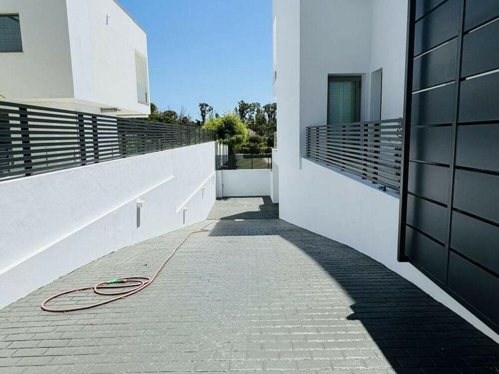 5 soveværelse Villa til leje i Guadalmina med swimmingpool garage - € 15.000 (Ref: 8359254)