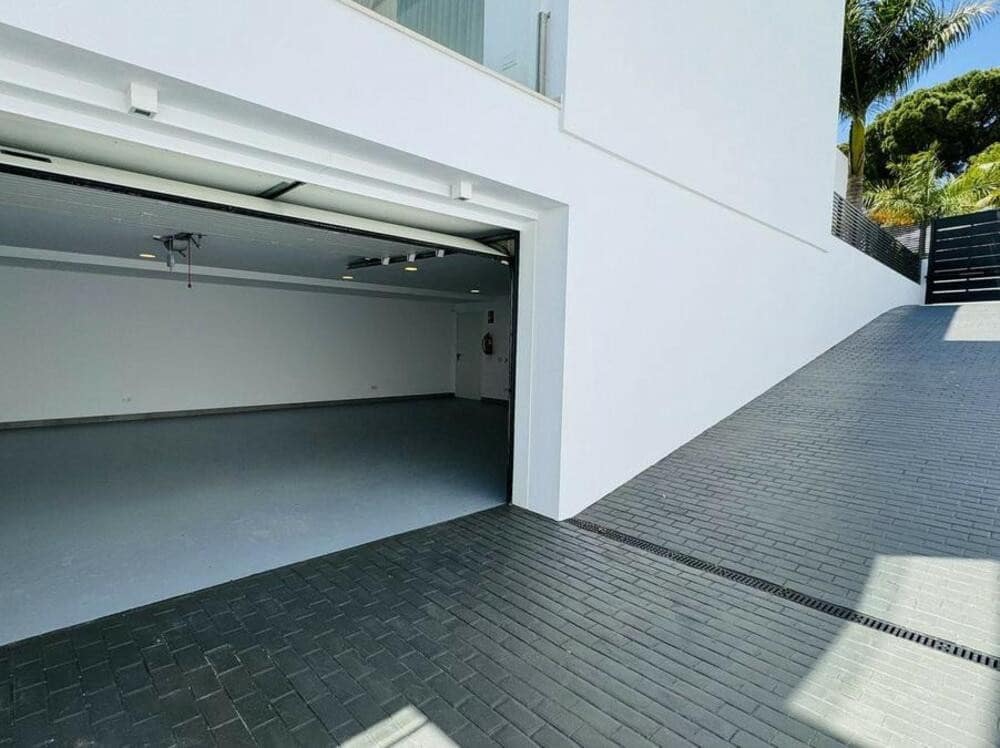 5 soveværelse Villa til leje i Guadalmina med swimmingpool garage - € 15.000 (Ref: 8359254)