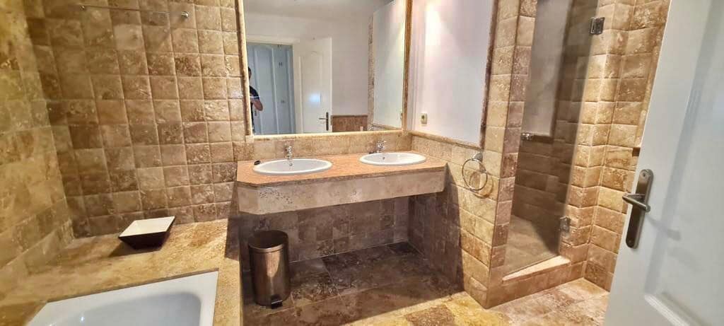 2 makuuhuone Huoneisto vuokrattavana paikassa Estepona mukana uima-altaan 
autotalli - 2 500 € (Ref: 8370552)