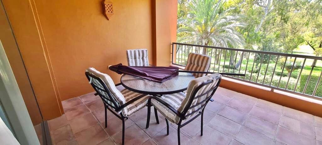 2 makuuhuone Huoneisto vuokrattavana paikassa Estepona mukana uima-altaan 
autotalli - 2 500 € (Ref: 8370552)