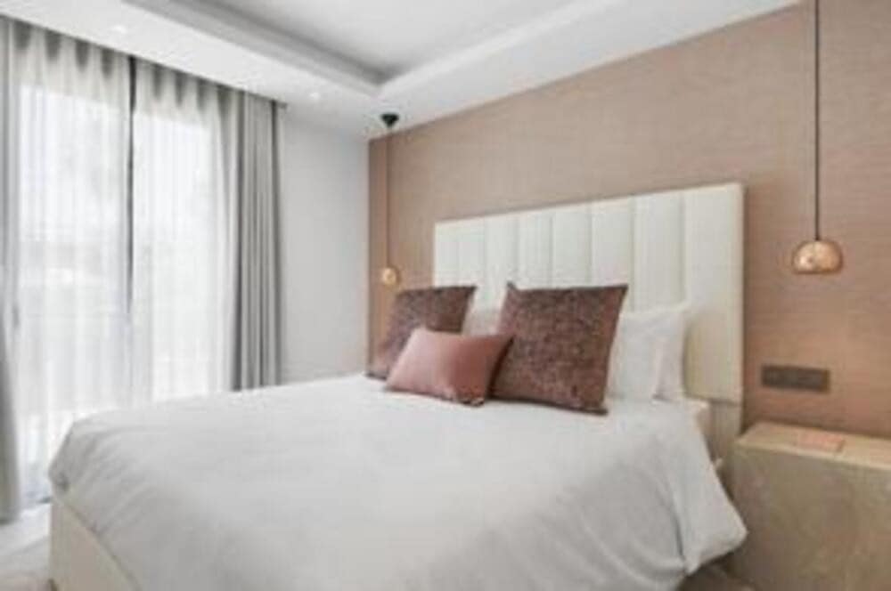 5 quarto Moradia para venda em Nueva Andalucia com piscina garagem - 3 495 000 € (Ref: 8376696)