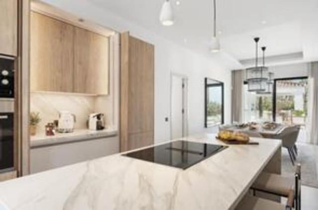 5 quarto Moradia para venda em Los Naranjos, Marbella com piscina garagem - 3 495 000 € (Ref: 8376696)