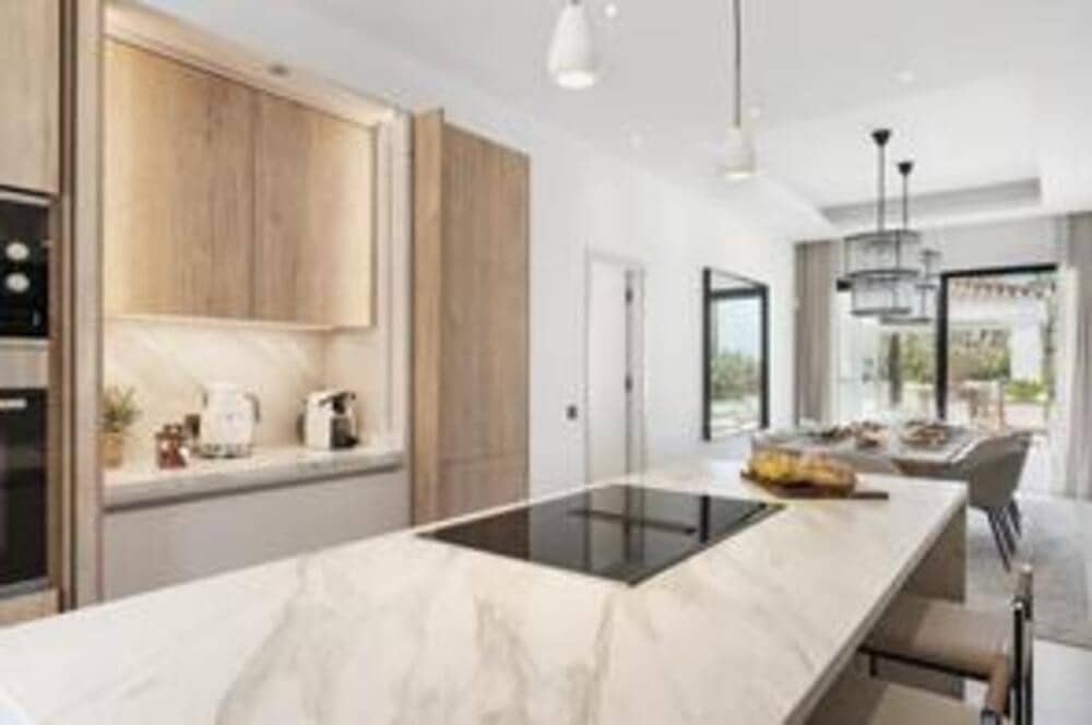 5 chambre Villa/Maison à vendre à Nueva Andalucia avec piscine garage - 3 495 000 € (Ref: 8376696)