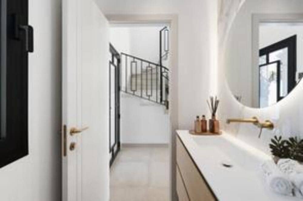 5 chambre Villa/Maison à vendre à Nueva Andalucia avec piscine garage - 3 495 000 € (Ref: 8376696)
