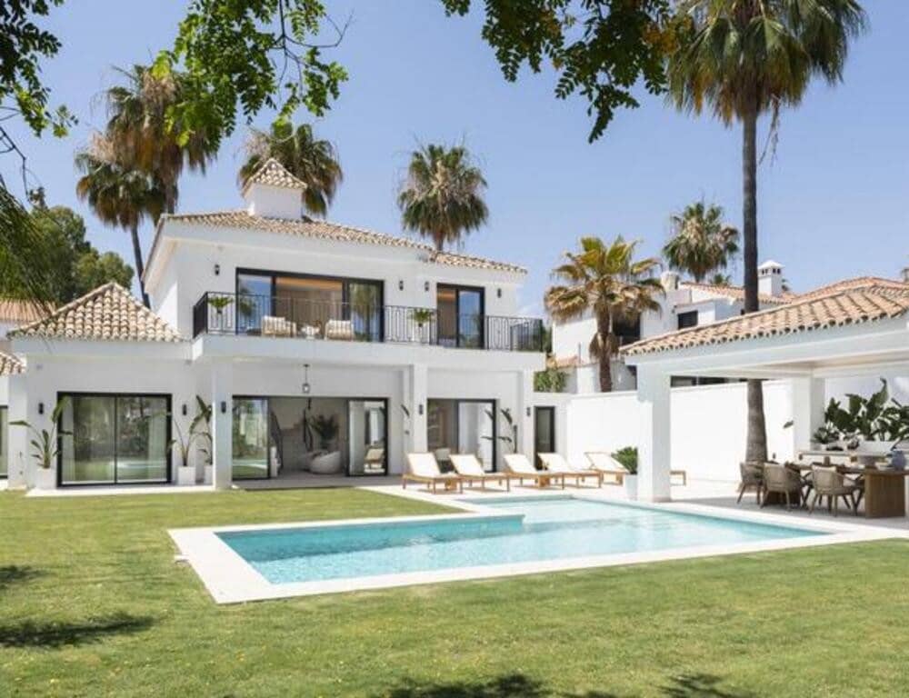 5 chambre Villa/Maison à vendre à Nueva Andalucia avec piscine garage - 3 495 000 € (Ref: 8376696)