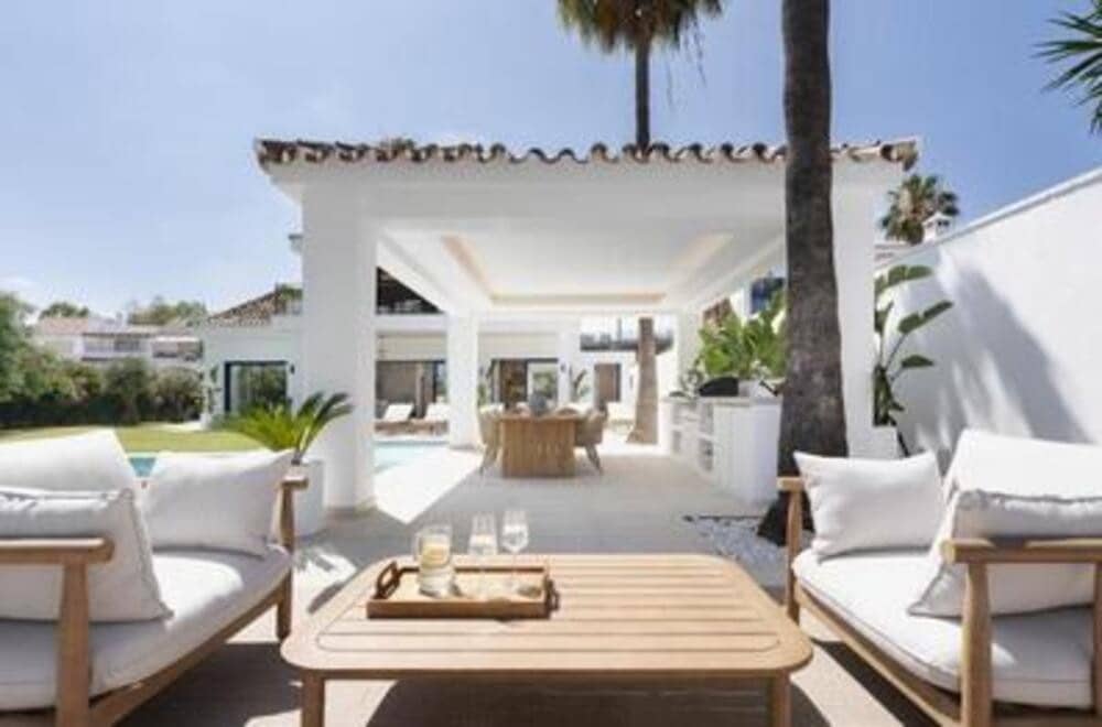 5 chambre Villa/Maison à vendre à Nueva Andalucia avec piscine garage - 3 495 000 € (Ref: 8376696)
